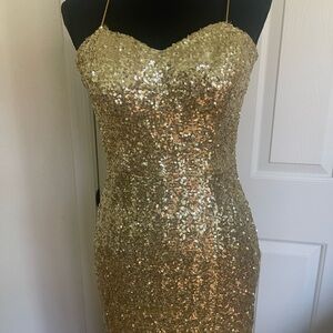 Solid Gold full Sequin slinky low back high cut fitted formal party dress. NYE 5